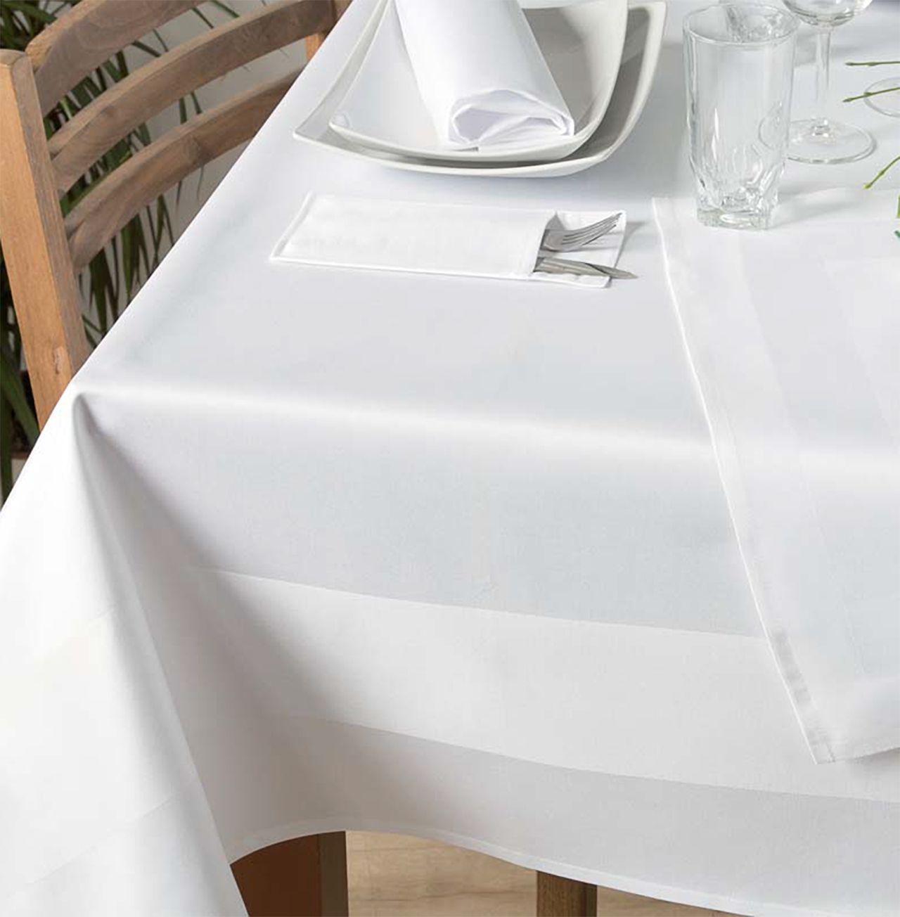 Tablecloth Padua, white, with satin band, 130x250