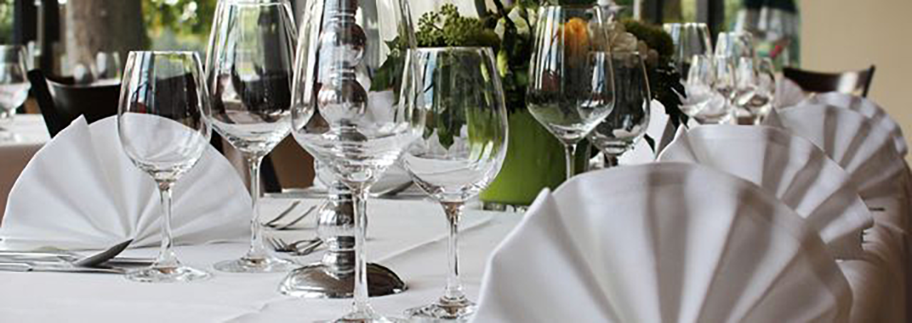 weisse Tschdecken in Übergröße