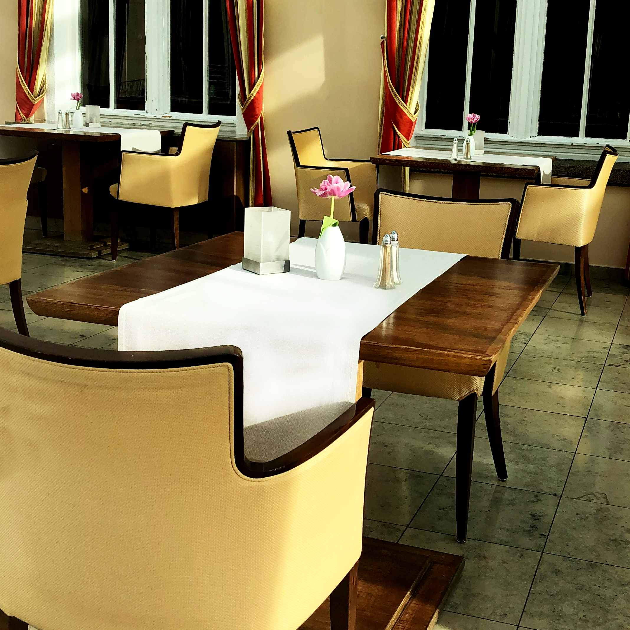 Tablerunners for the restaurant white out of cotton