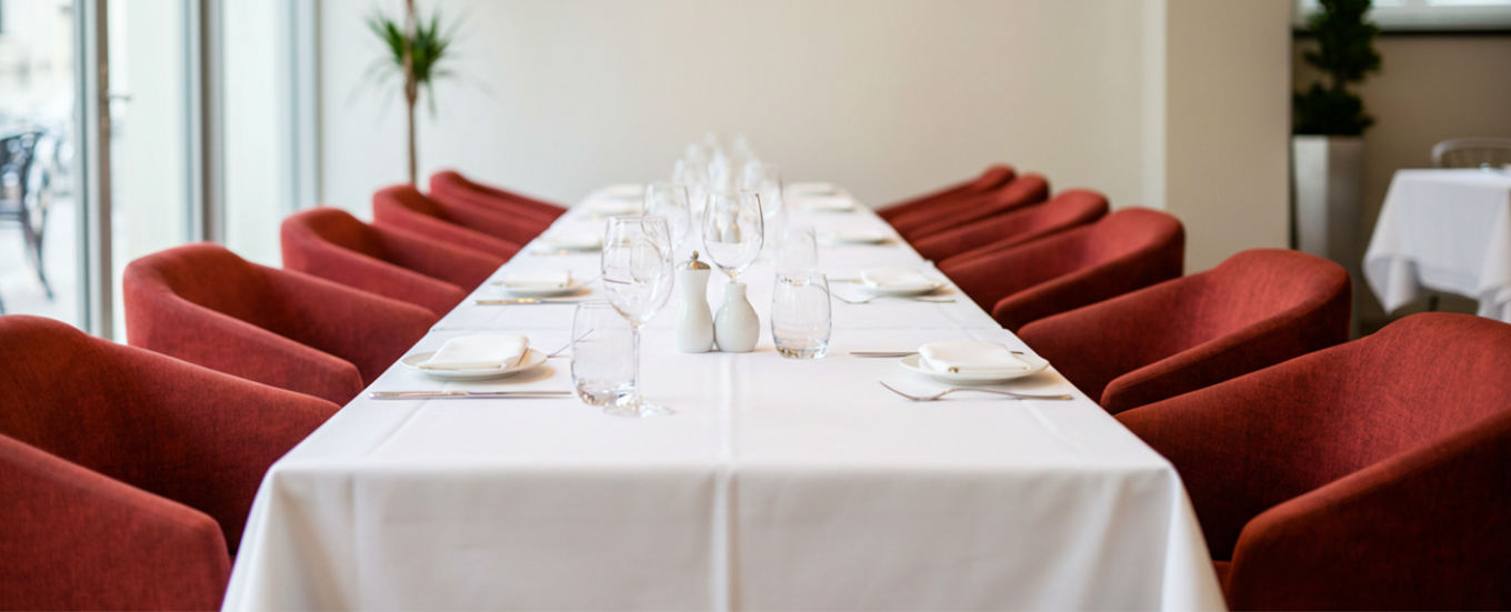 We also offer tablecloths in XXL up to 400cm length